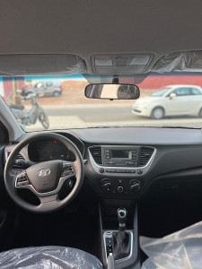 HYUNDAI ACCENT NOIR 5